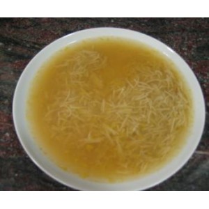Sopa de fideos casera